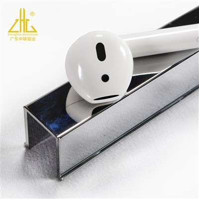 Hliníkový profil protlačovaný galvanicky pokovený sprchový kout